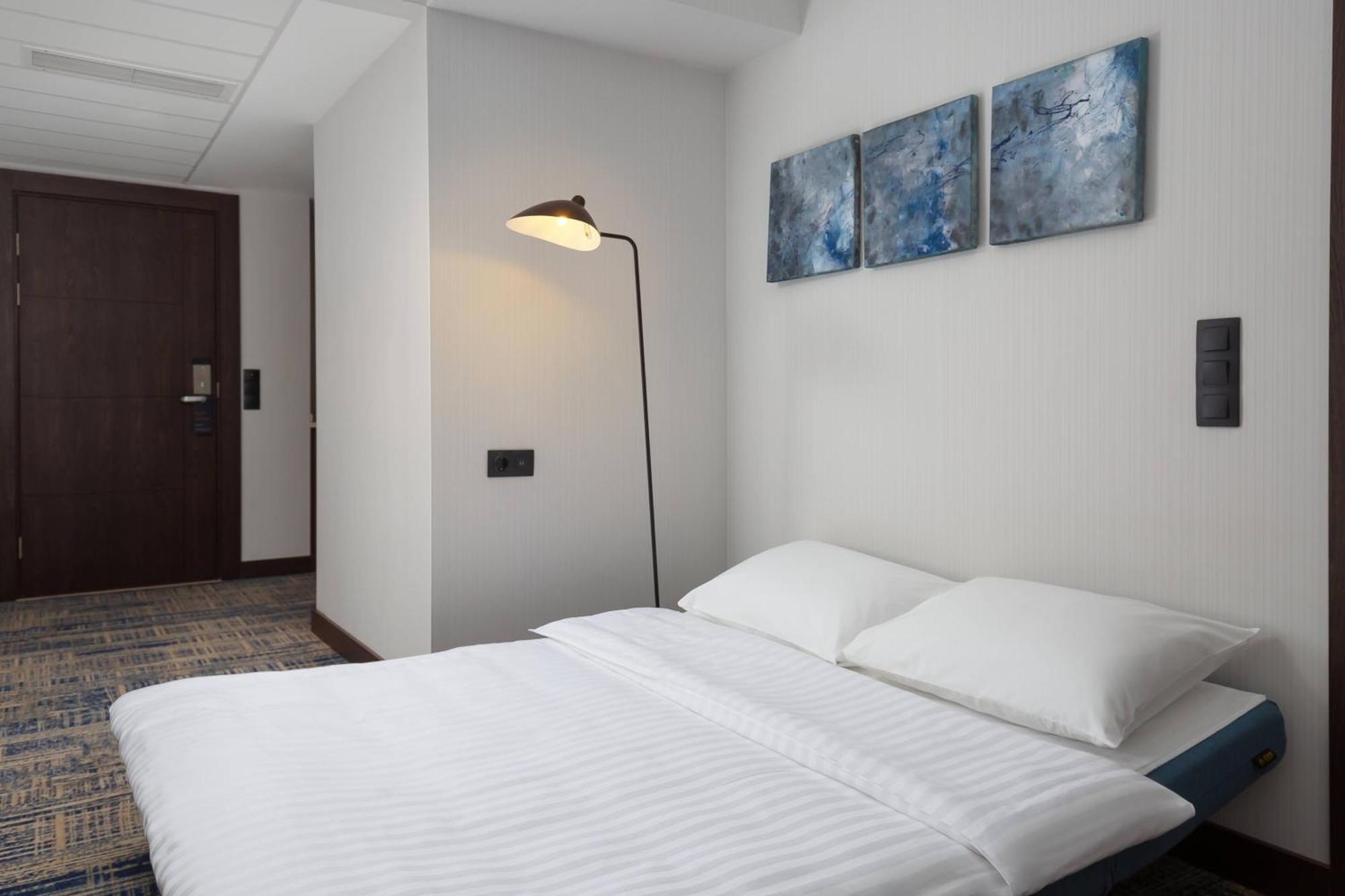Courtyard By Marriott Tashkent Exterior foto
