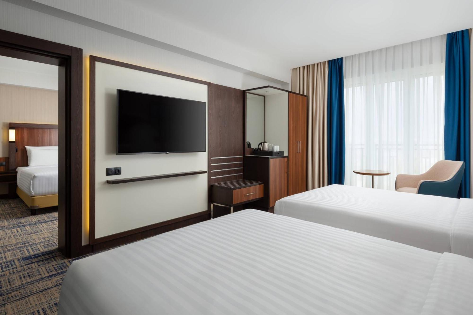 Courtyard By Marriott Tashkent Exterior foto