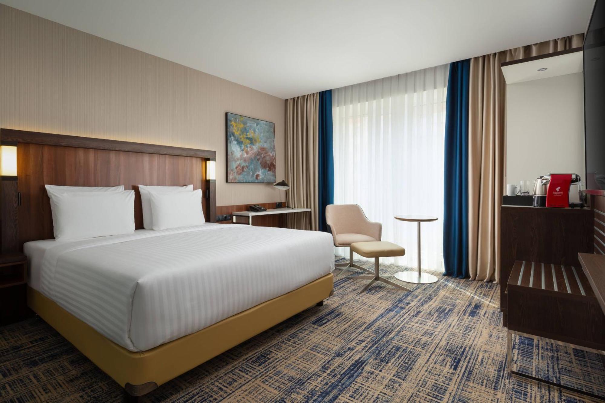 Courtyard By Marriott Tashkent Exterior foto